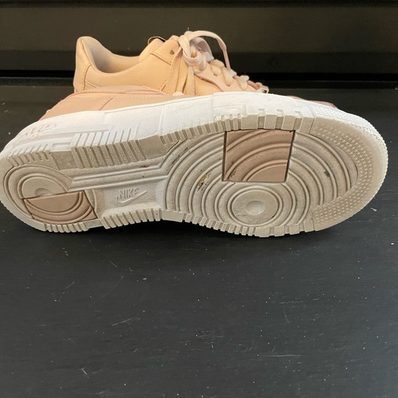 NIKE Air Force 1 “Pixel” in blush pink - Picture 4 of 12